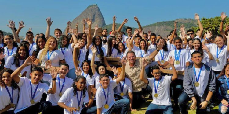 Além das medalhas, os vencedores da Olimpíada Carioca de Matemática vão receber notebooks e uma viagem aos Estados Unidos