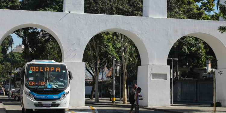 Ônibus circula na região da Lapa - Marcelo Piu / Prefeitura do Rio