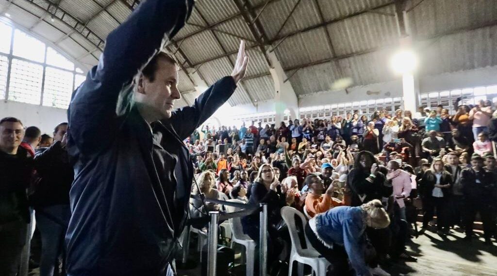 Prefeito Eduardo Paes no anúncio da construção do Parque Cesário de Melo.